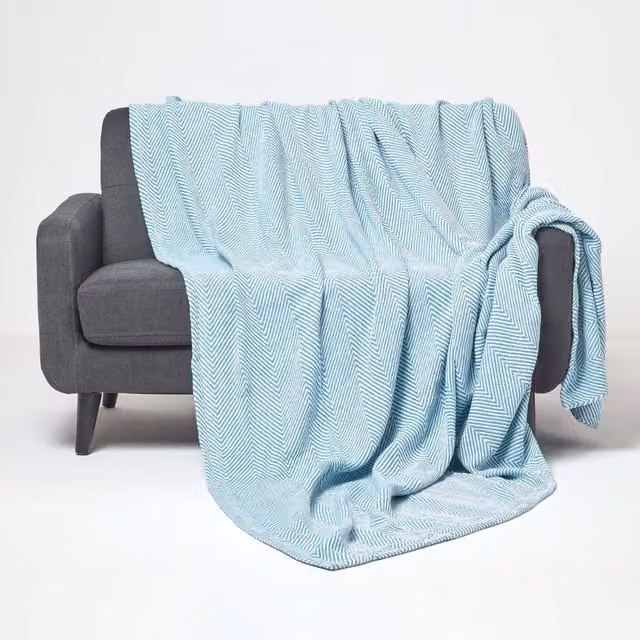 Homescapes Cotton Chevron Woven Throw in Petrol and Grey, W/D/H: 360 x 255 cm