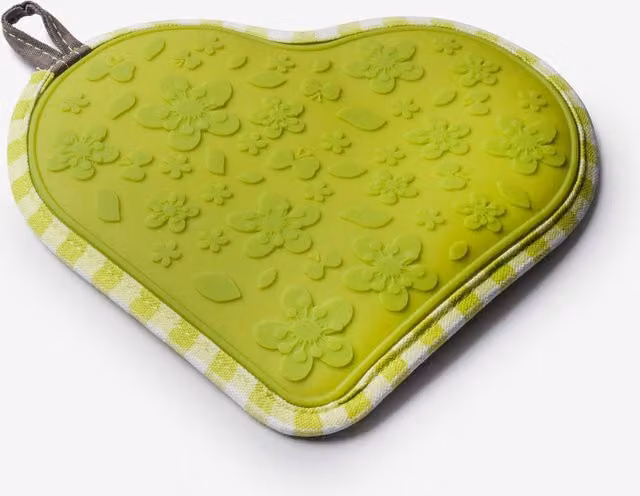 Zeal Silicone Heart Shaped Non-Slip Hot Grab Trivet Mat in Lime Green Gingham