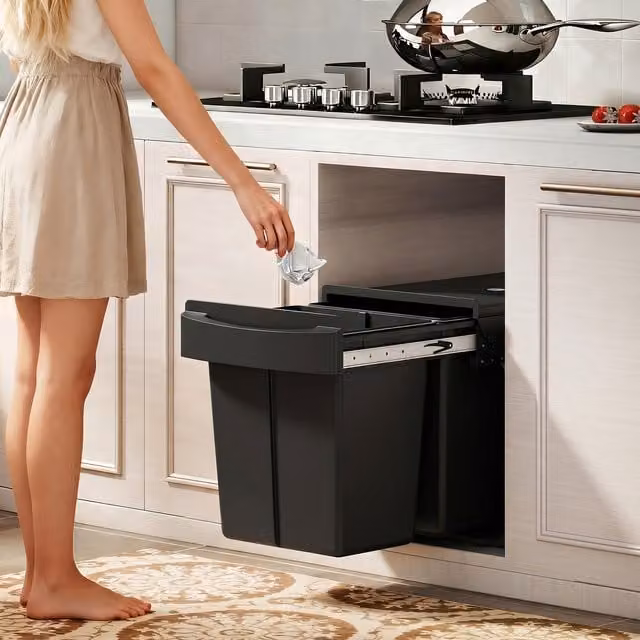 HOMCOM 40L Dual Compartment Pull Out Bin in Black