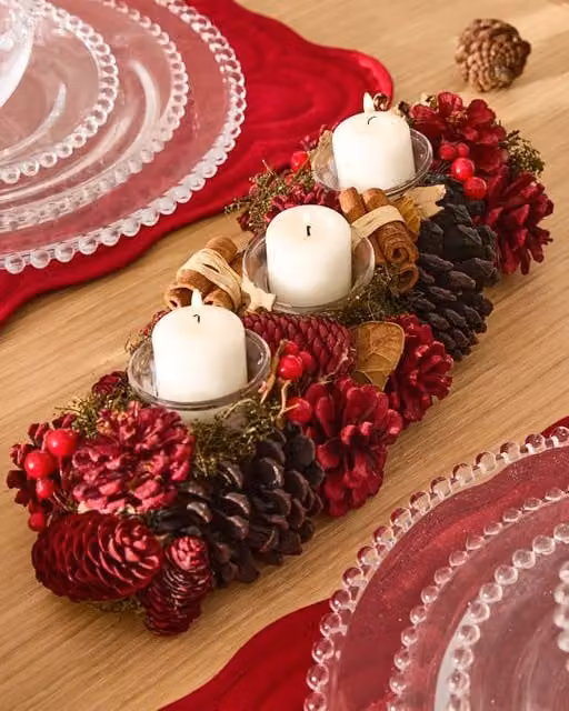 Dibor Cinnamon Pine Trio Tealight Christmas Centrepiece Candle Holder in Red