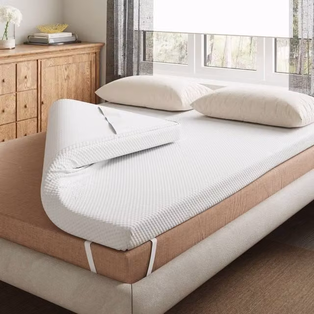 Rest Relax Visco Therapy 3cm Memory Foam Mattress Topper in White, King Size (W/D: 200 x 180 cm)