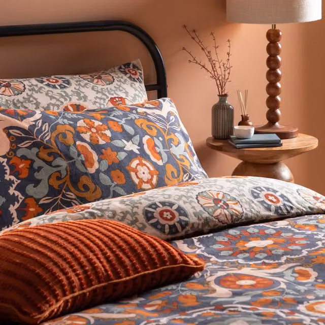 Kinfolk Reversible Floral Cotton Duvet Cover Set in Denim Blue, Super King, 200 x 200 cm