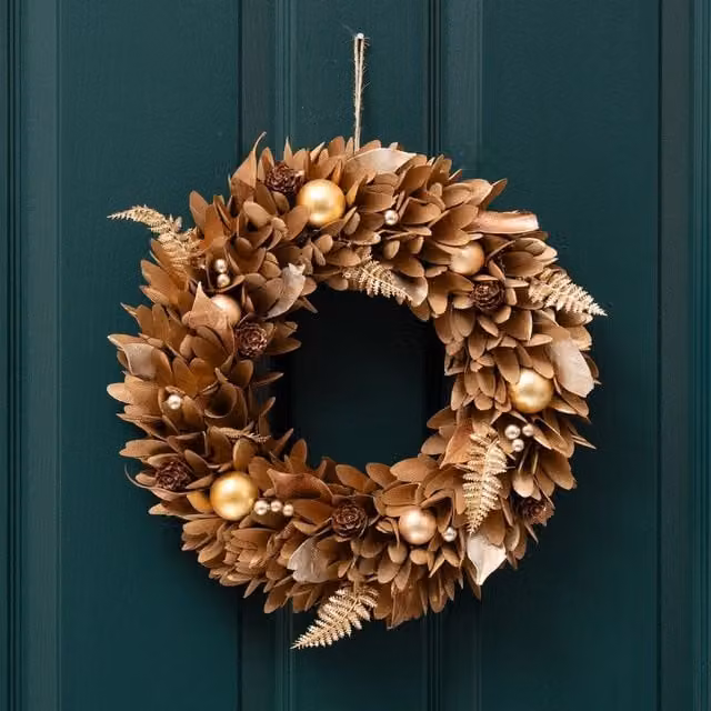 Scottish Everlastings Ltd Round Rustic Wood Shave Wreath in Gold and Brown, Diameter: 38 cm