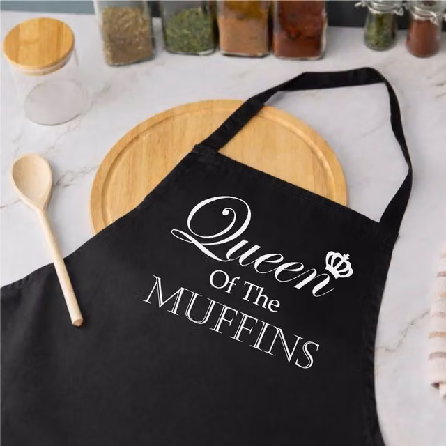 60 Second Makeover Queen Of The Muffins Black Apron for Adults