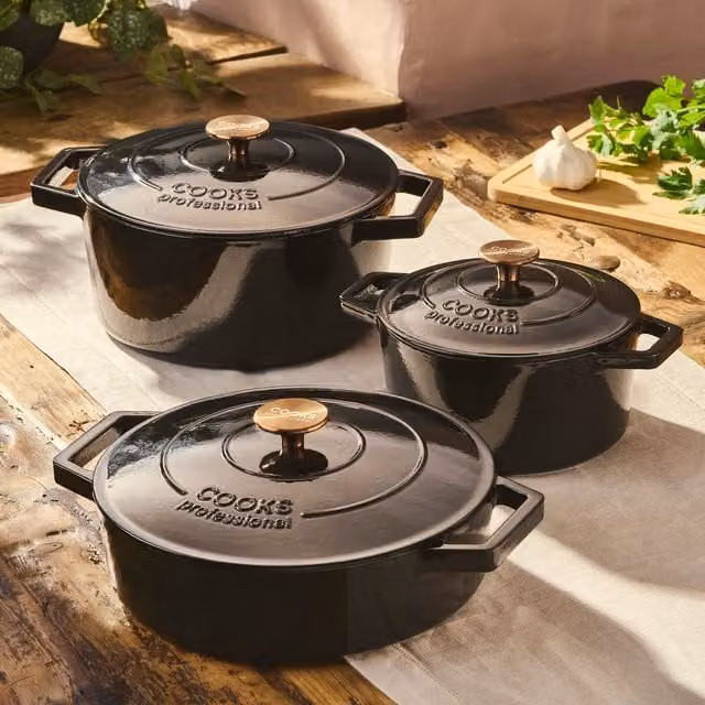 Cooks Professional Set of 3 Black Enamelled Cast Iron Casserole Dishes with Lids, Diameter: 20 cm, 26 cm and 28 cm