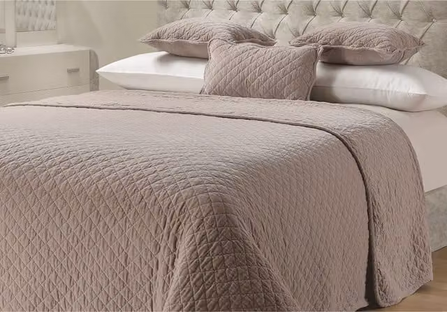 Sweet Dreams Quilted Cotton Throw in Beige and Yellow, W: 150 cm, D: 200 cm