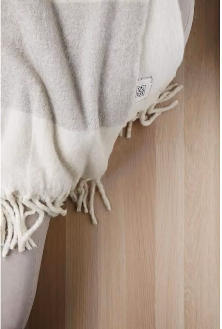 Vinga Saletto Beige Wool Blend Fluffy Blanket with Fringes, W/D/H: 170 x 130 x 130 cm